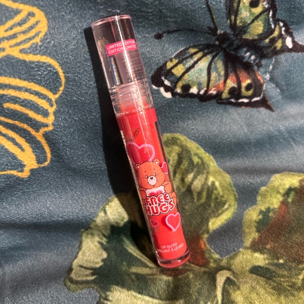 New Limited Edition Wet n Wild Care Bear Lipgloss Red Free Hugs
